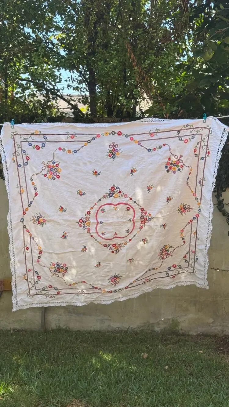 Vintage Hand Embroidered Linen Tablecloth 51
